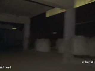 Jeny pandai besi tanpa celana dalam perempuan di abandoned factory. nyata menarik advanture