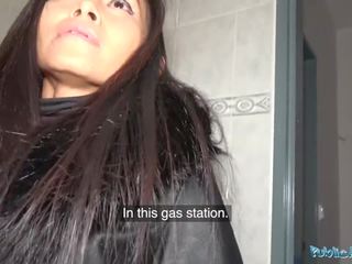 Público agente fabulous tailandesa característica fodido difícil em virado em gas estação quarto de banho caralho